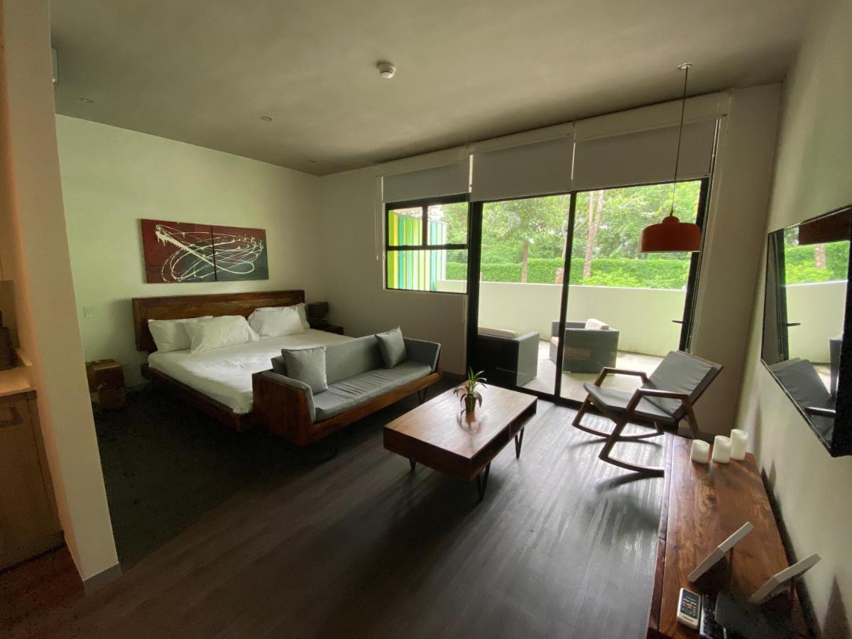 Bee Suites Santa Ana Esterno foto