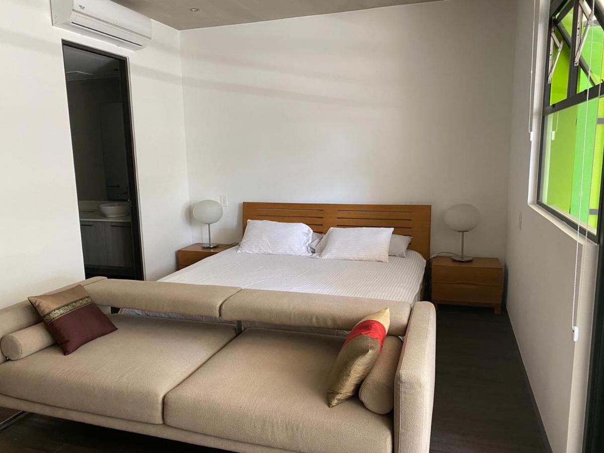 Bee Suites Santa Ana Esterno foto