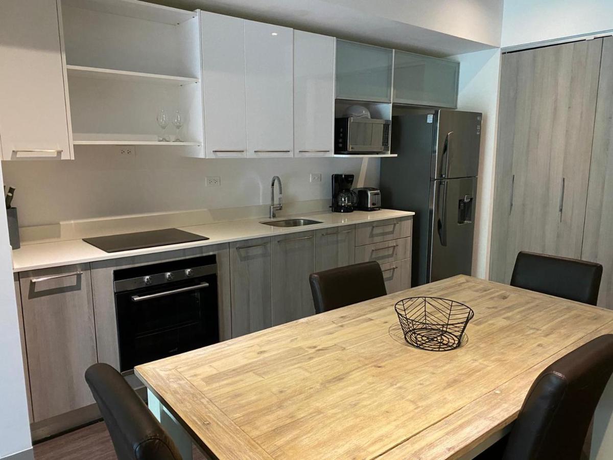 Bee Suites Santa Ana Esterno foto
