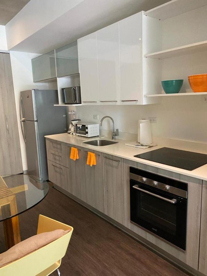 Bee Suites Santa Ana Esterno foto