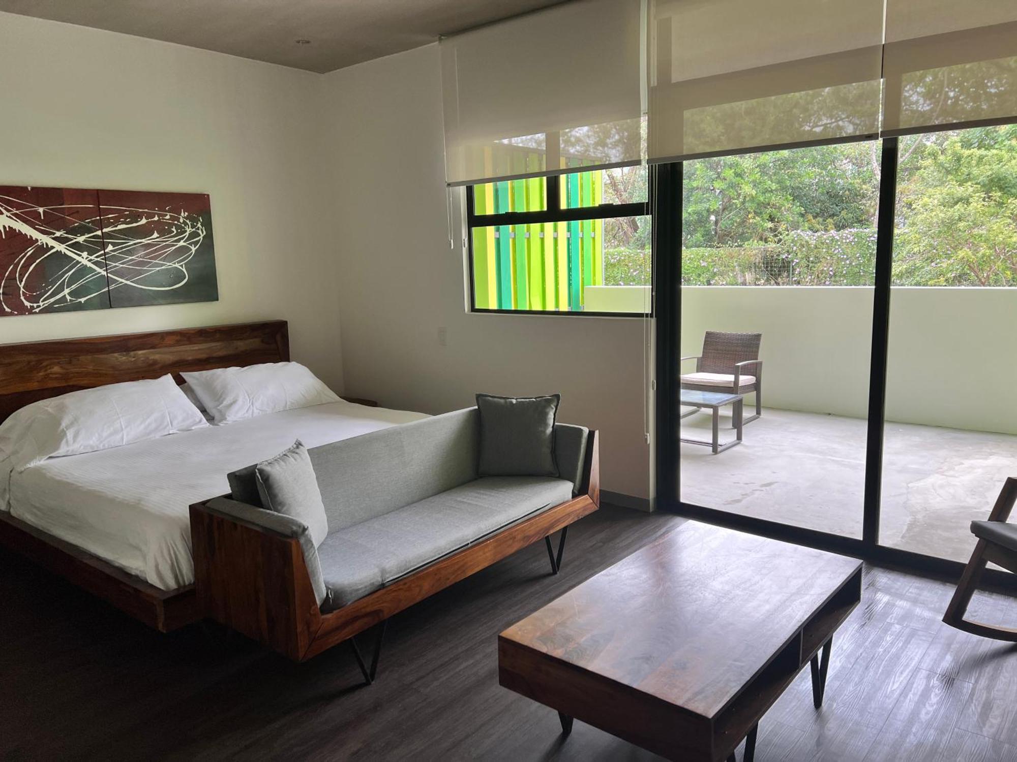 Bee Suites Santa Ana Esterno foto