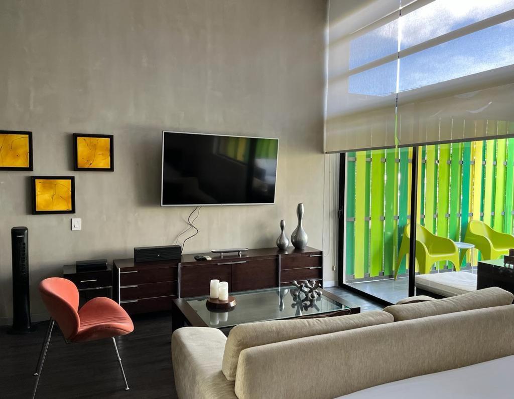 Bee Suites Santa Ana Esterno foto