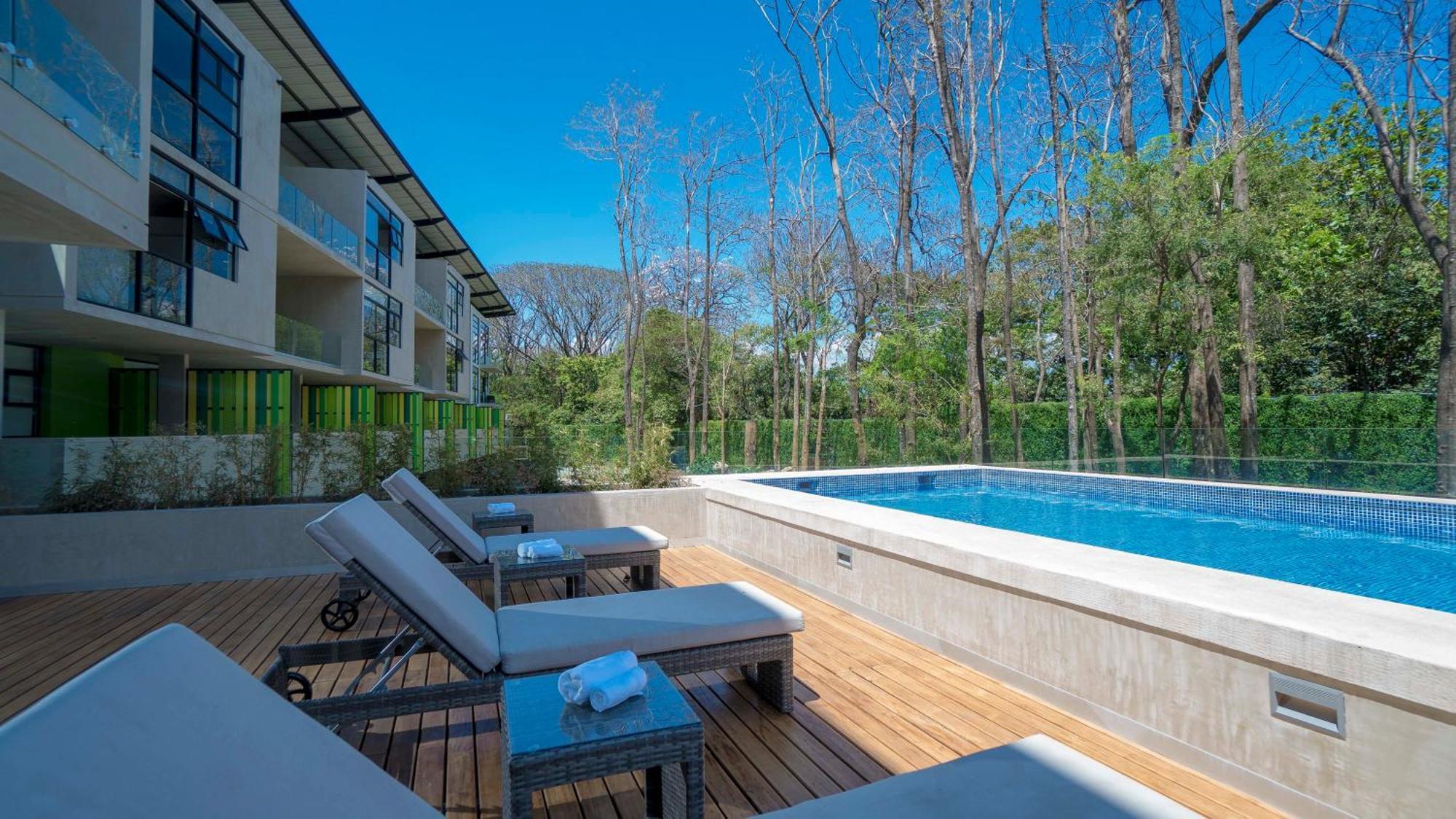 Bee Suites Santa Ana Esterno foto