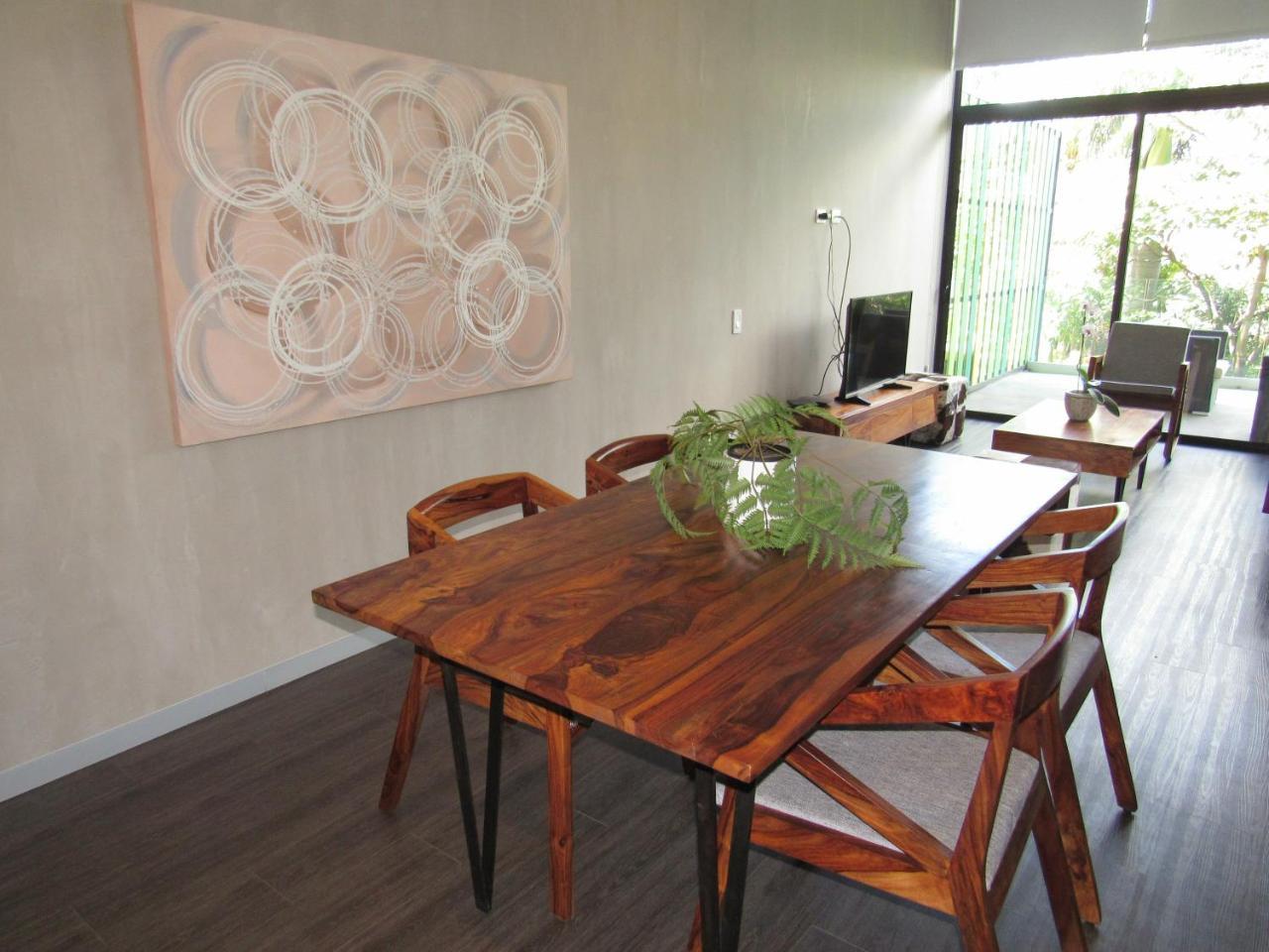 Bee Suites Santa Ana Esterno foto