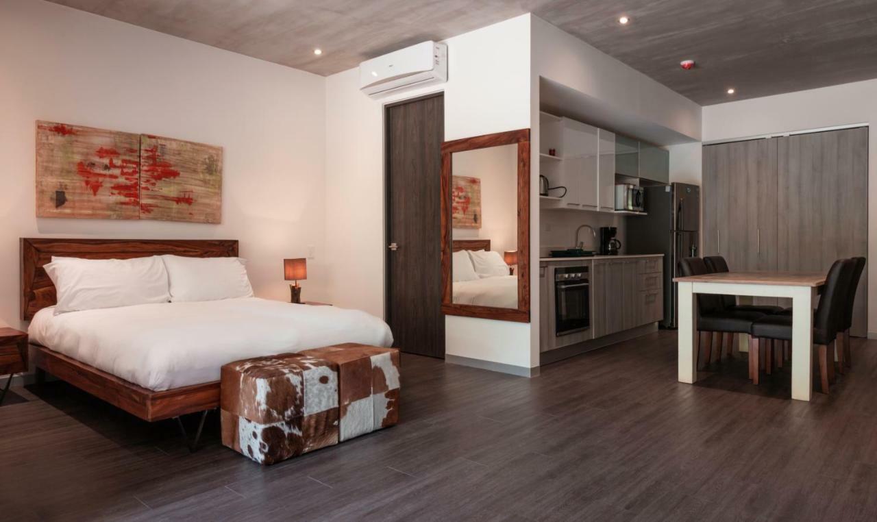 Bee Suites Santa Ana Esterno foto